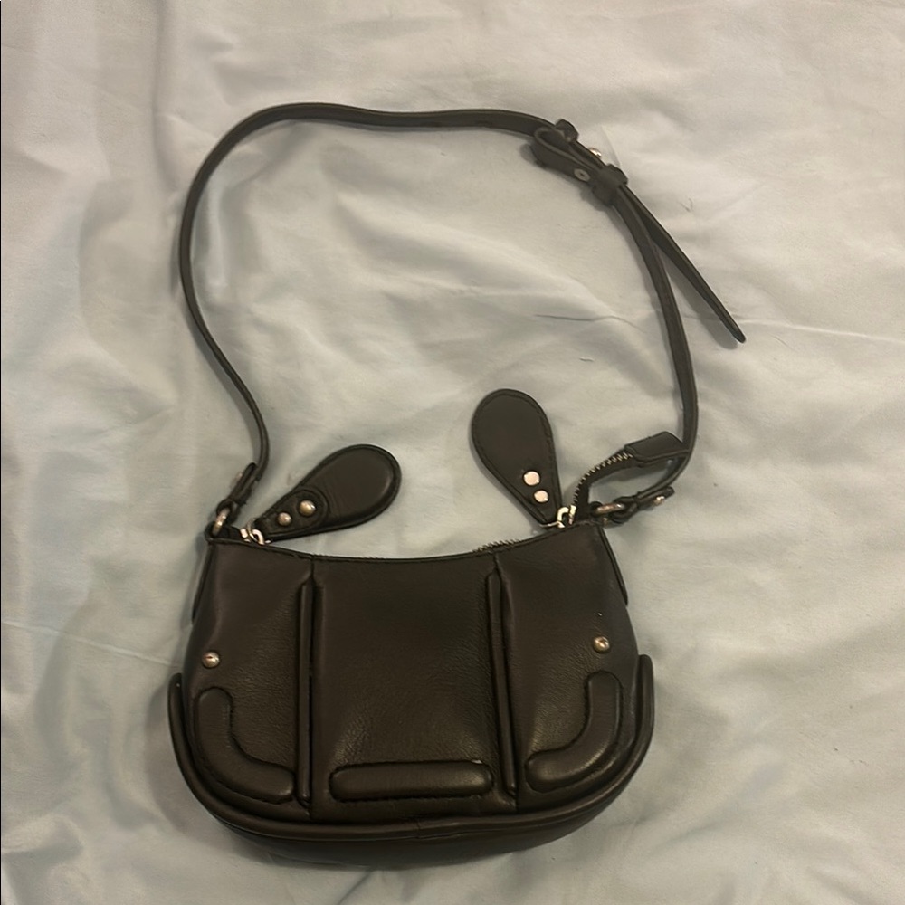 Elegant Black Leather Shoulder Bag